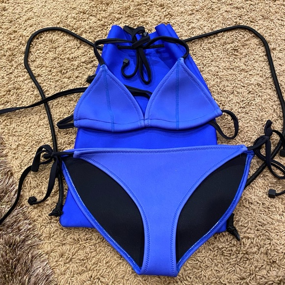 TRIANGL Blue Bikini w Bag - Picture 1 of 8